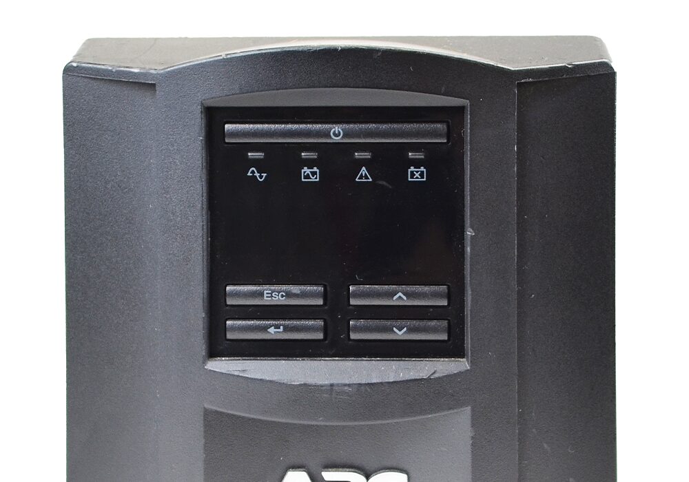 APC Smart-UPS 750VA / 500W