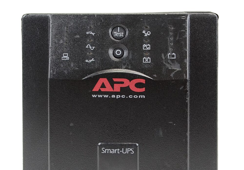 APC Smart-UPS 750VA / 500W
